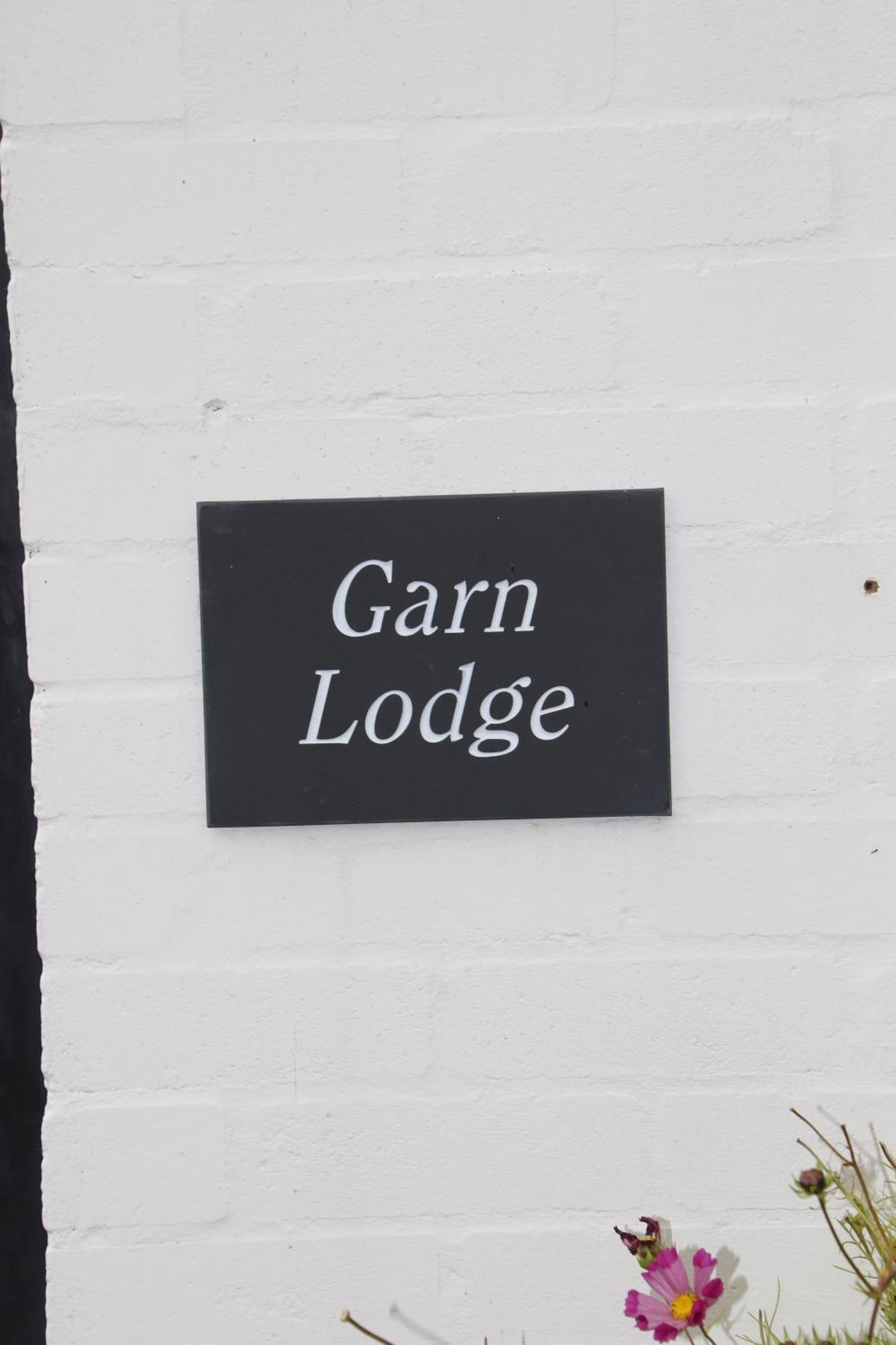 Garn Lodge Newtown  Buitenkant foto