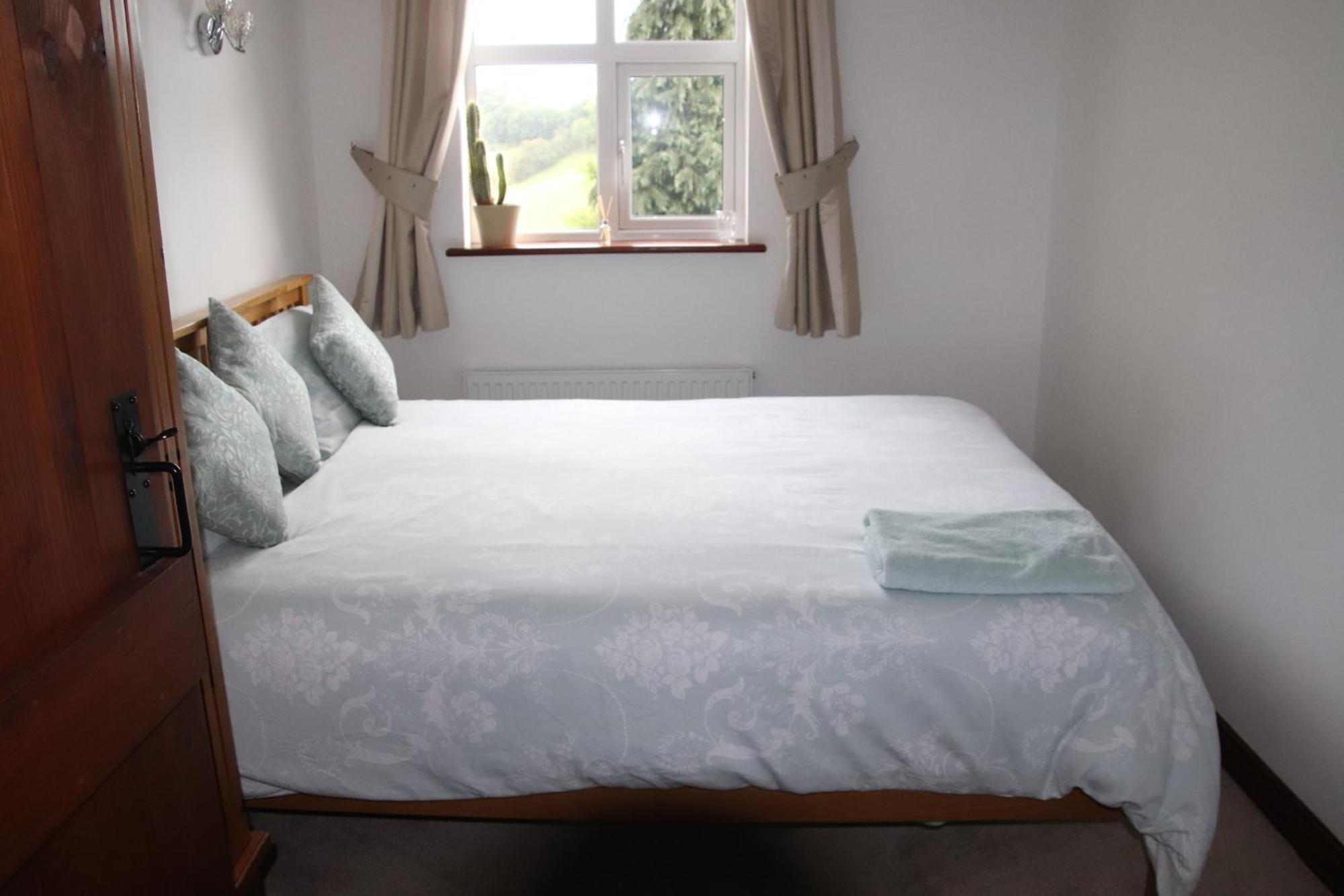 Garn Lodge Newtown  Buitenkant foto